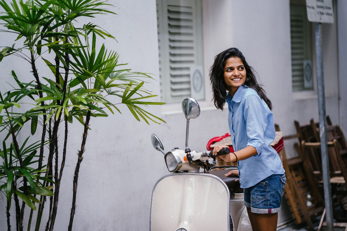 How To Stay Safe And Enjoy Riding A Scooty?